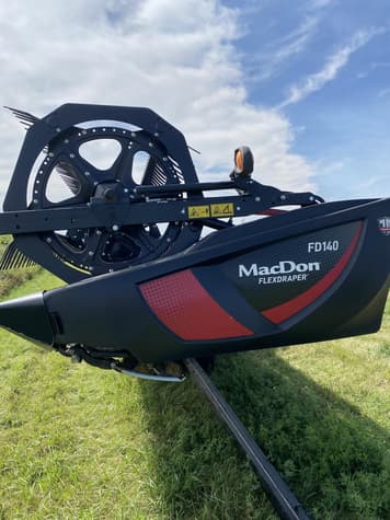 Main image MacDon FD140